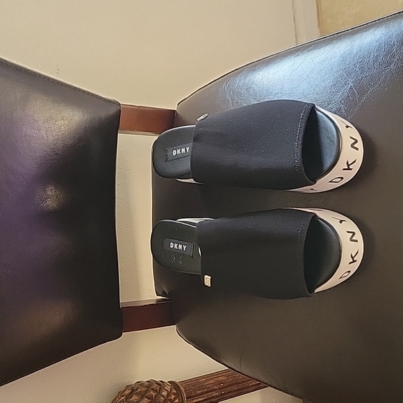 DKNY wedge flats - Picture 2 of 5